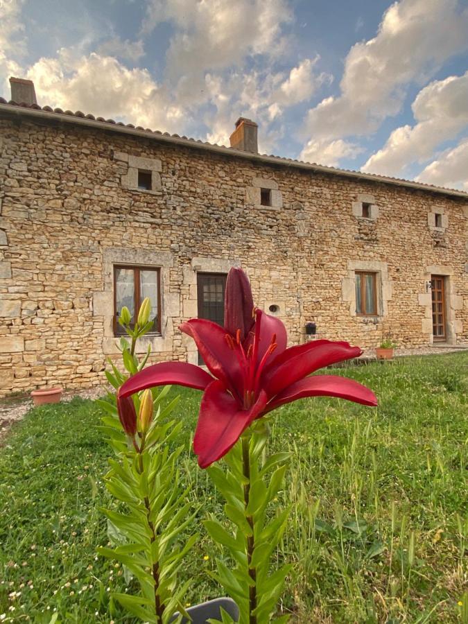Le Papillon Villa Savigne Eksteriør bilde